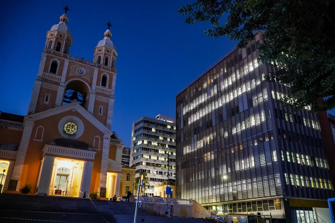 Catedral Metropolitana de Florianópolis à noite