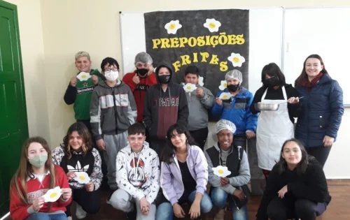 Atividade lúdica promovida na aula de Língua Portuguesa transforma sala de aula em cozinha literária