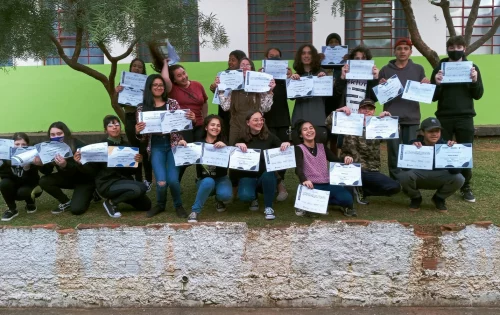 Alunos do NEM estudam sobre matemática financeira com o objetivo de aprender a administrar melhor suas finanças - Foto:(EEB) Professor Armando Ramos de Carvalho /Divulgação