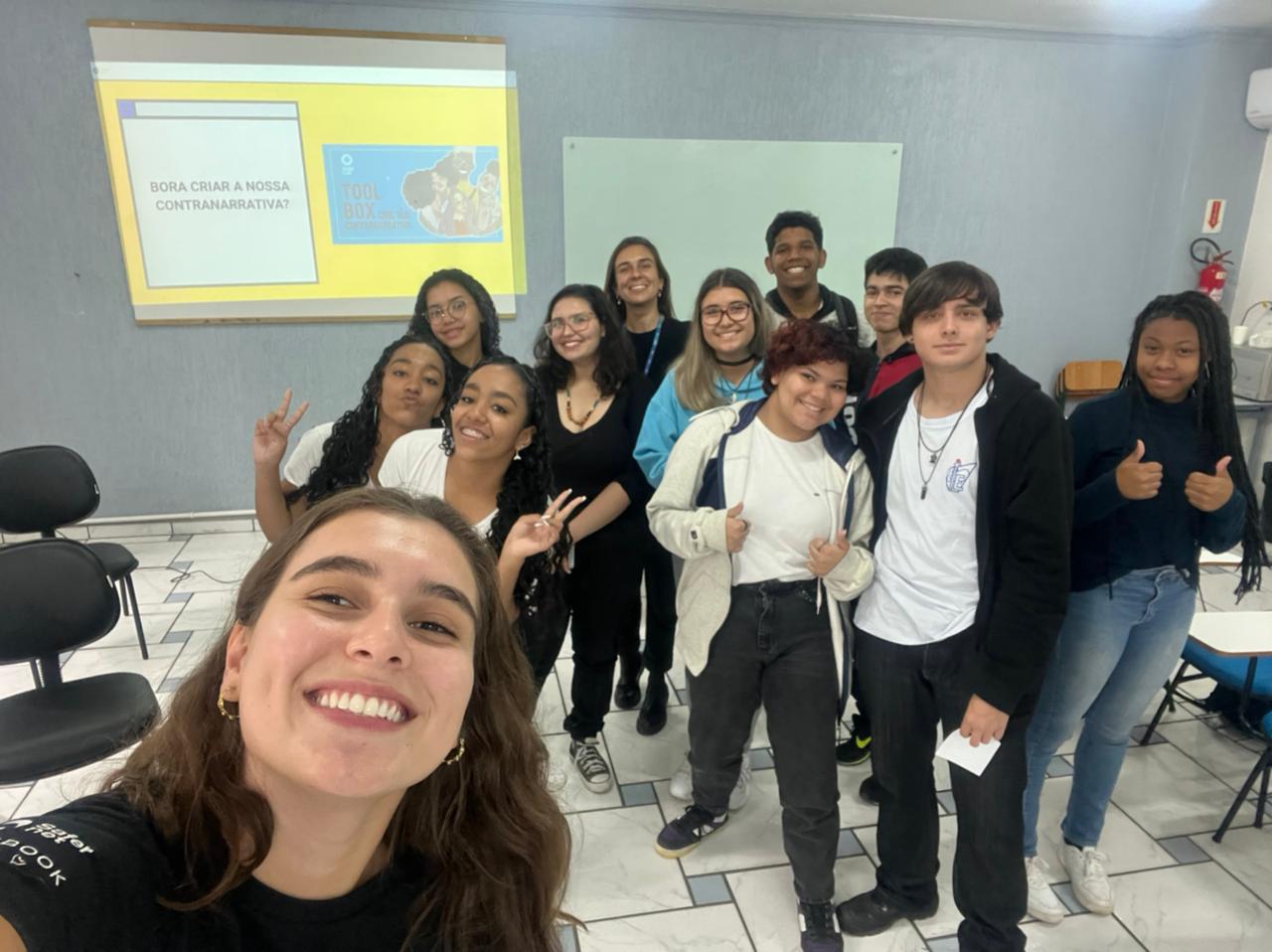 alunos participam do Programa Cidadão Digital