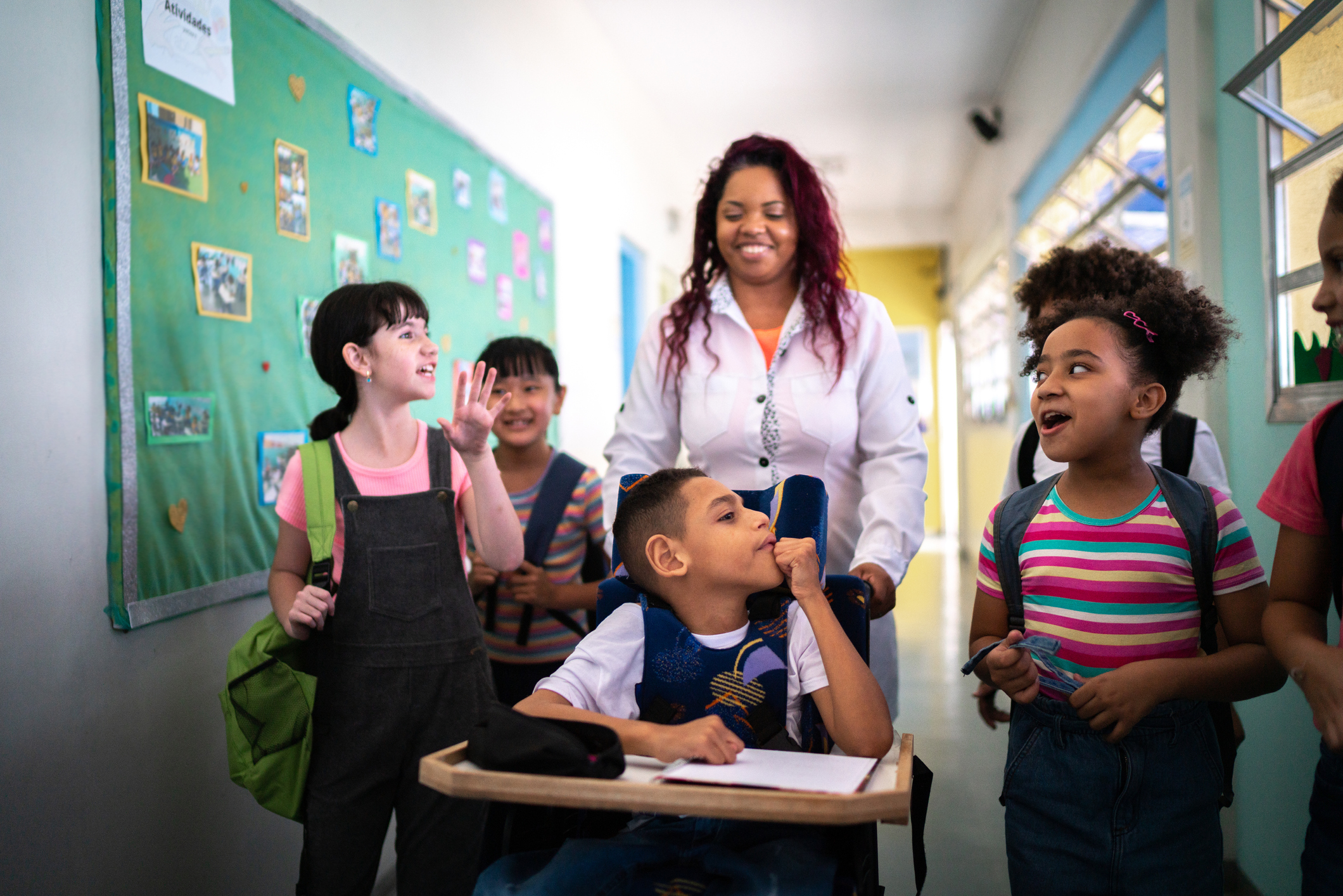 Eduque a Sala De Aula Com Professor E Alunos, Educação, Escola