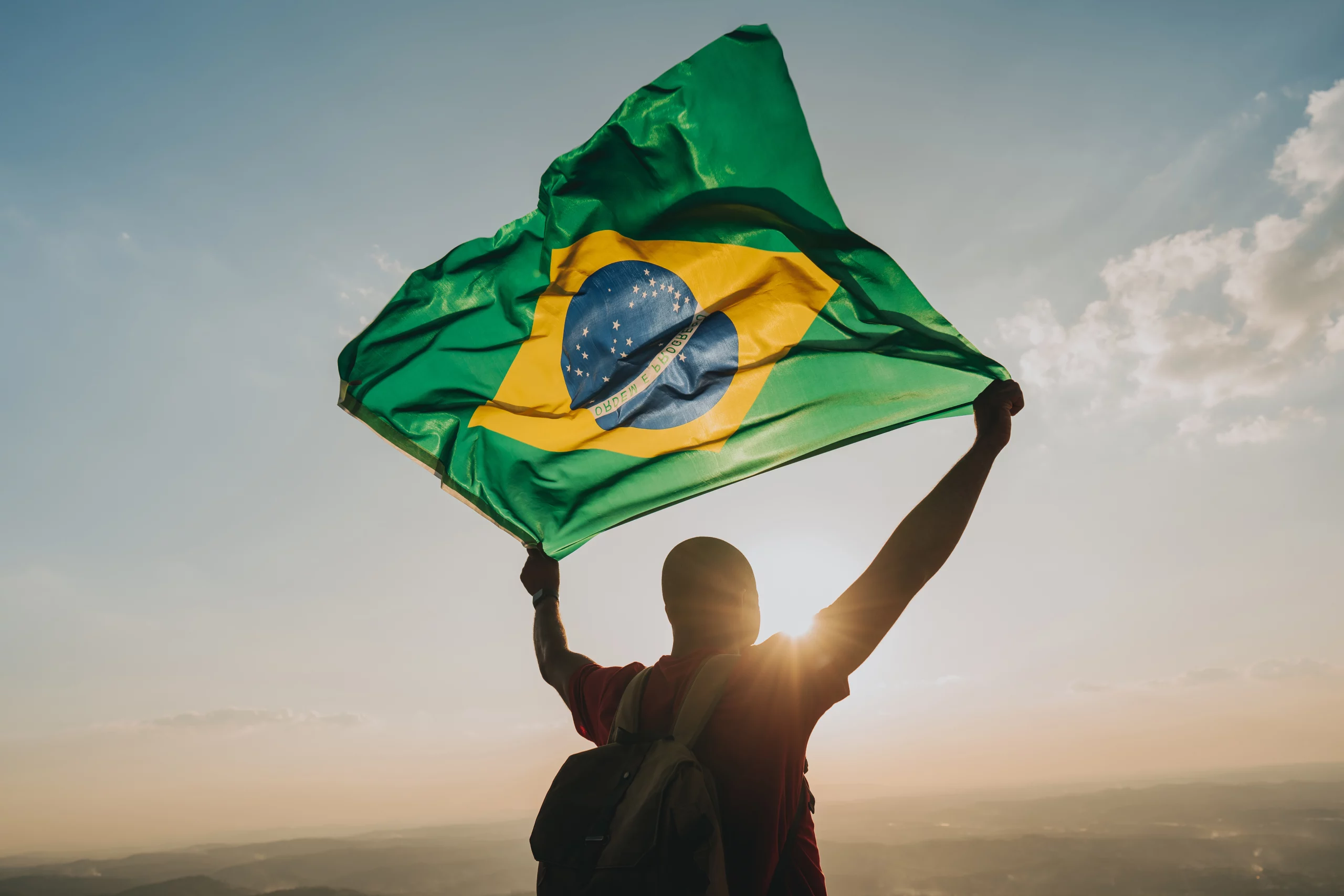 Homem Com Bandeira do Brasil Nas Costas Independência do Brasil